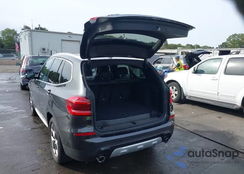 2021 BMW X3 xDrive30I z USA, uszkodzony, nr VIN 5UXTY5C07M9H44258